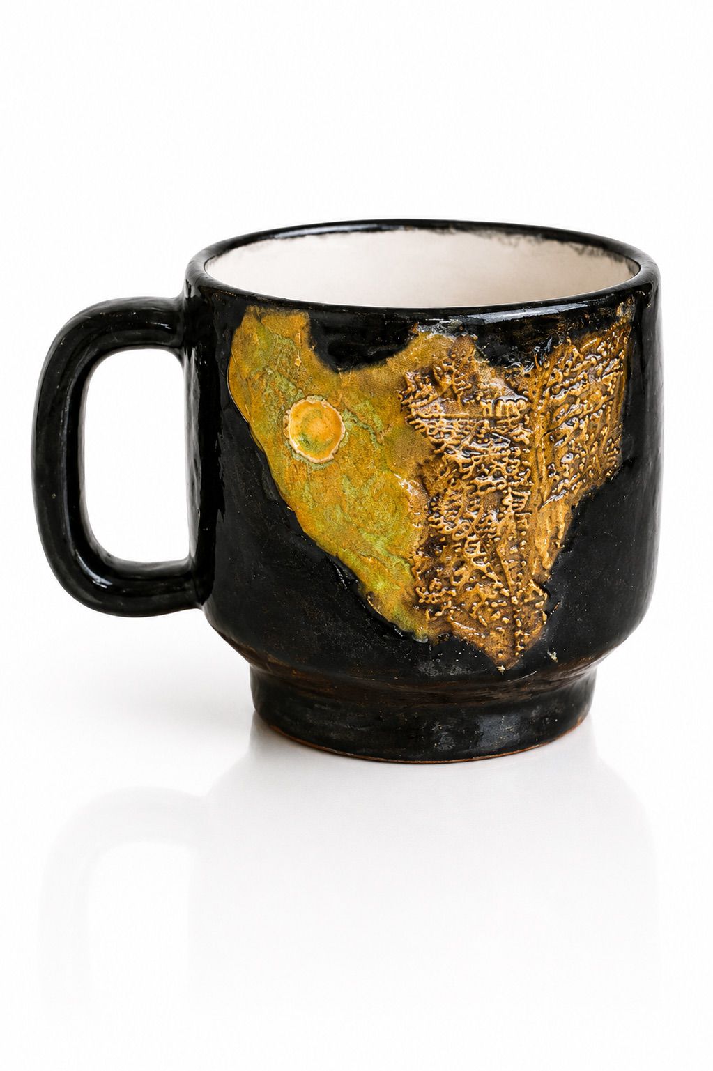 Terra Oscura — Handmade Ceramic Mugs
